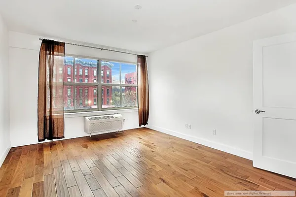 Sold by Bond New York | media 26