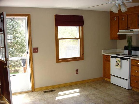2nd image of 14 Persimmon Ln