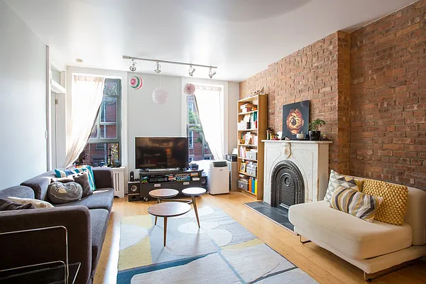 Rented by Realty Collective | media 15