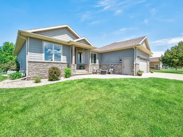 512 34th St, Milford, IA 51351