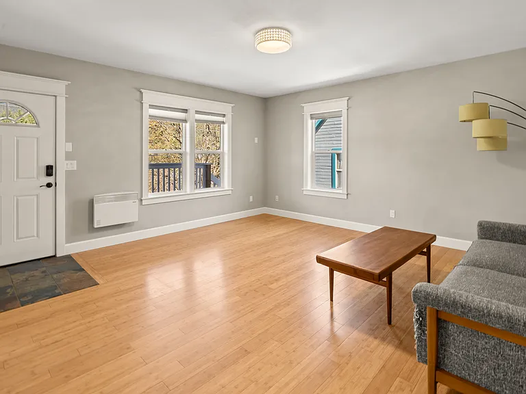 109 S 5th Street Aly — Photo 3