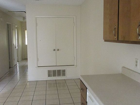 3rd image of 2545 Kessler Dr