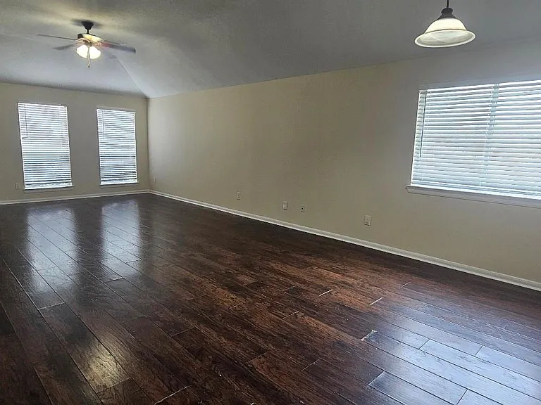 7111 Brody Ln — Photo 2