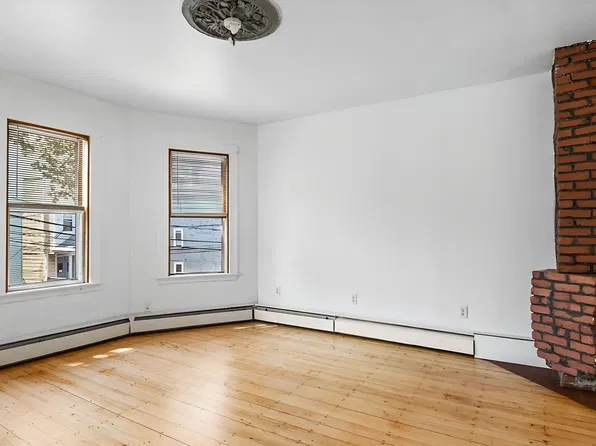 67 Calumet St #3C, Roxbury Crossing, MA 02120