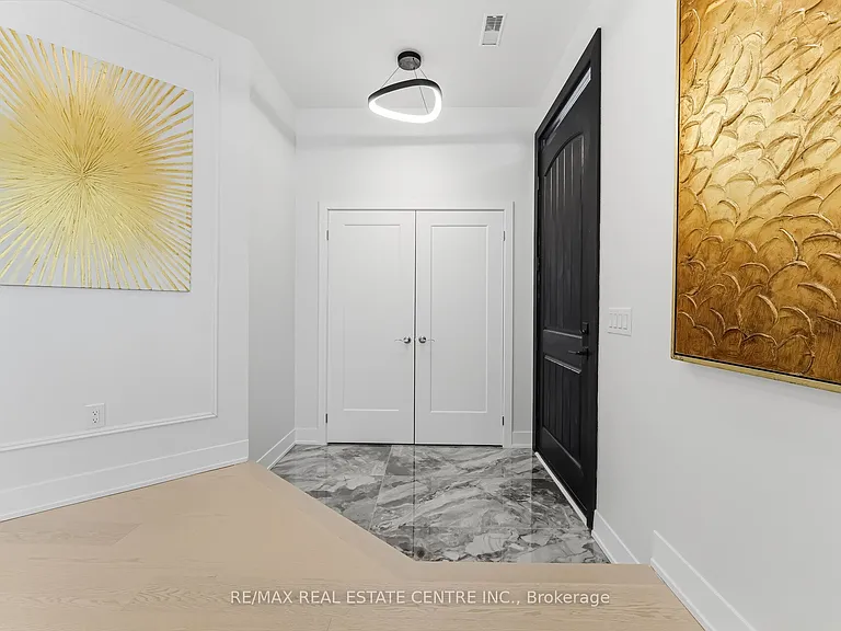11 Bentley Dr #MAIN — Photo 2