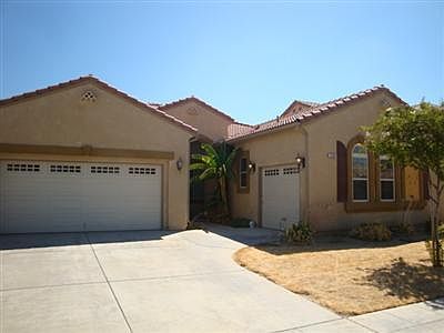 Front (lawn is green now)