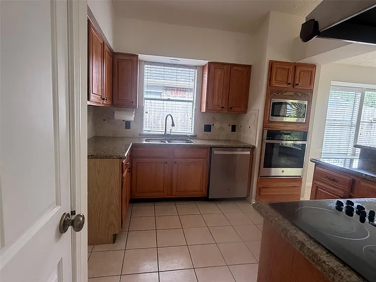 3806 Carya Cir — Photo 2