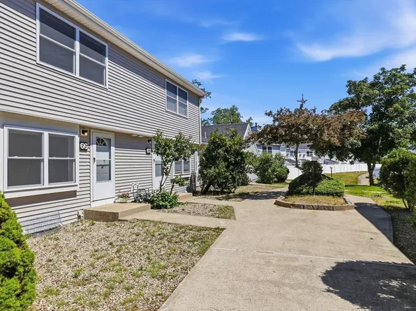 66 Pine Valley Dr #66-27A, Falmouth, MA 02540