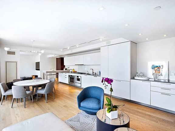 4th image of 39 E 29th St #25AD