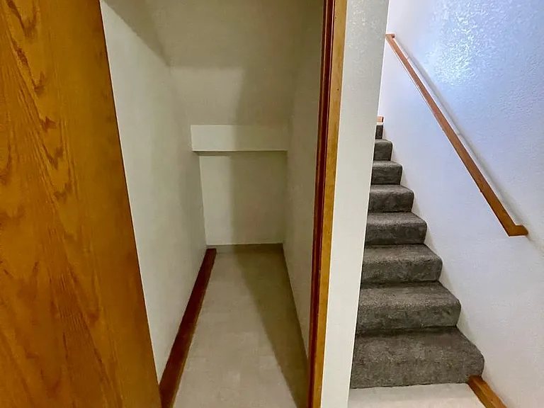 5631 N Hills Dr — Photo 34