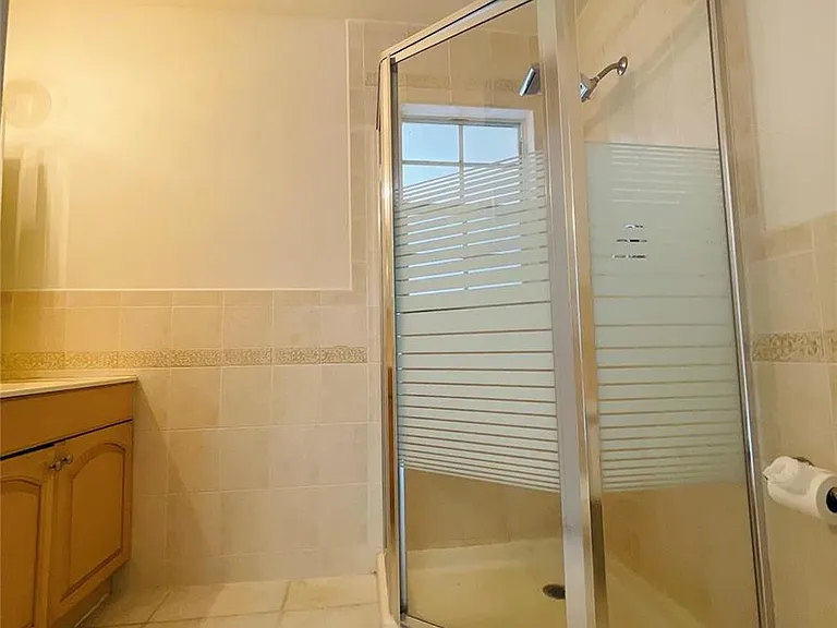 2605 Bay Dr — Photo 17