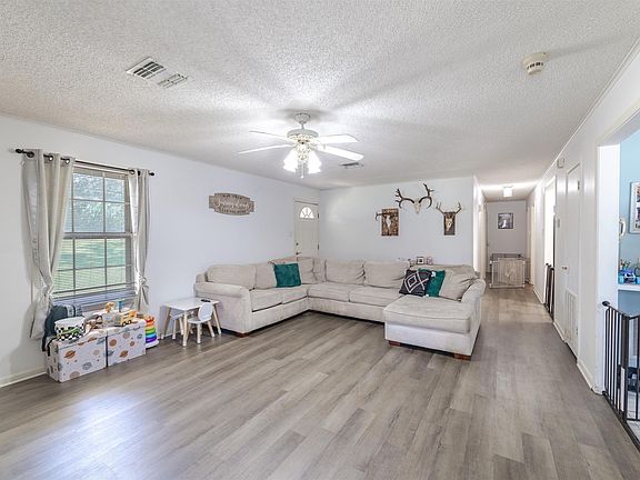 4th image of 1289 Brownlee Rd