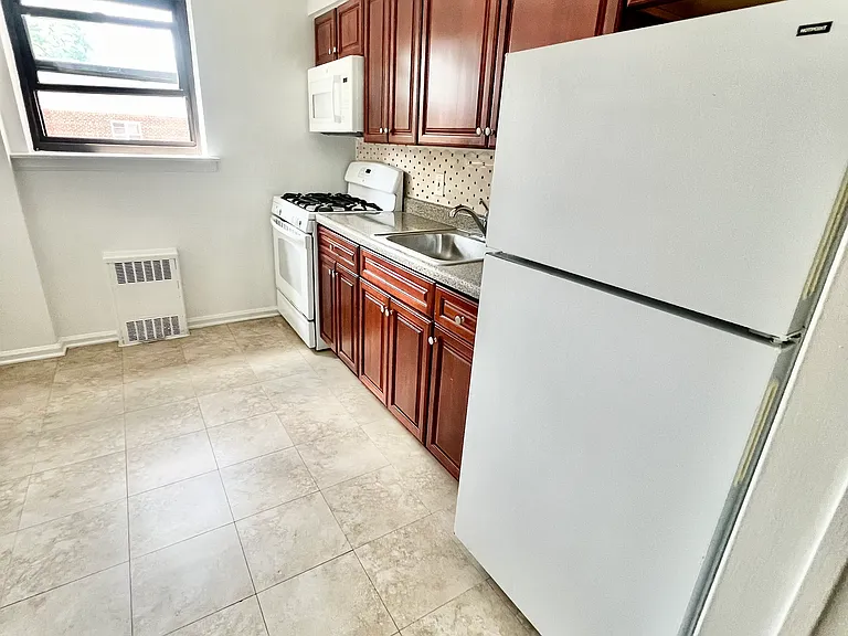3616 Bell Blvd #6B — Photo 4