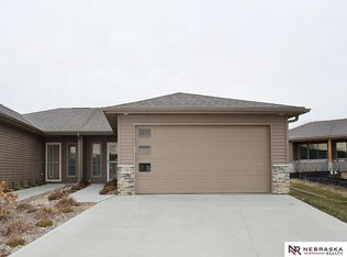 17120 Nicholas Cir, Omaha, NE 68118