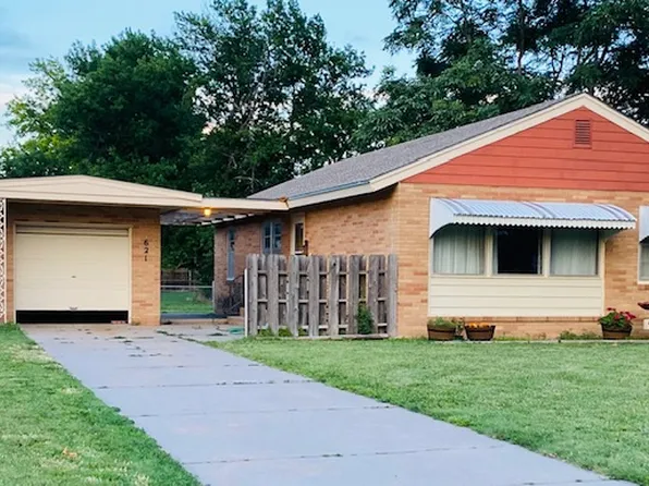 621 N Bismark Ave, Ellinwood, KS 67526