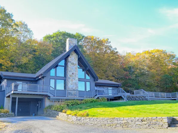 1521 East Road, Cavendish, VT 05142