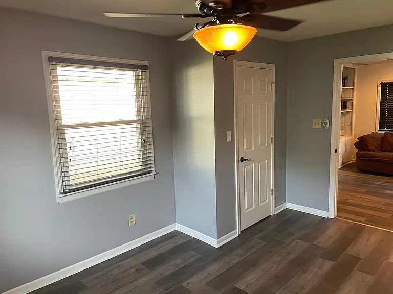 2910 W Riverside Ave — Photo 12