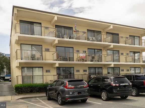 4th image of 13 144th St Unit 202