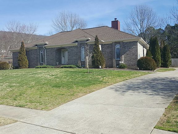 3rd image of 702 Liberty Cir SE