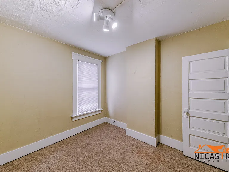 136 E 11th Ave — Photo 47