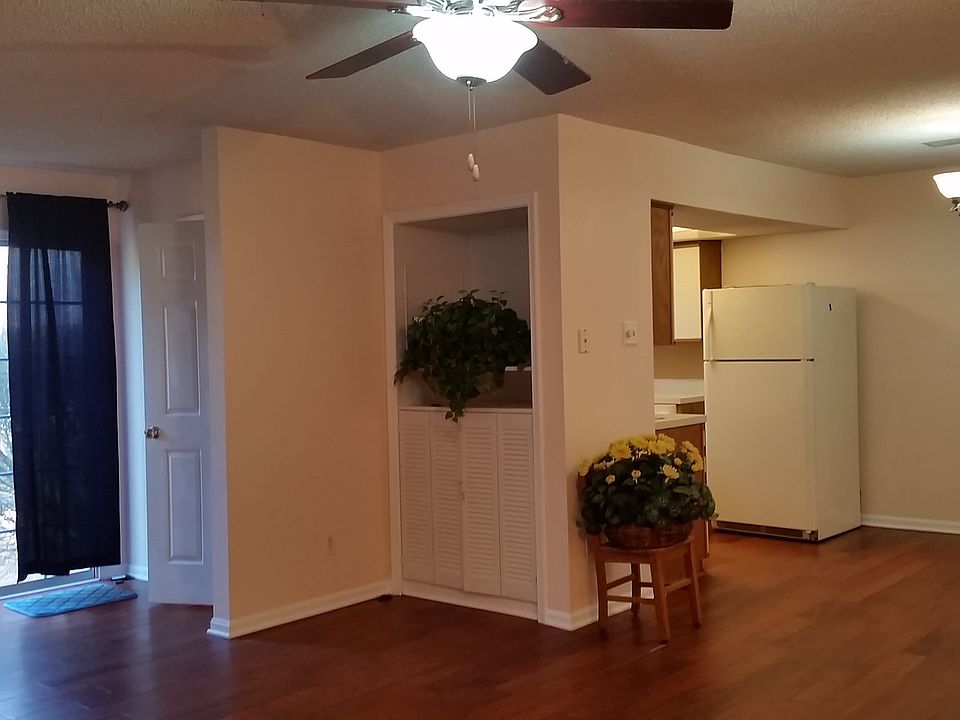 Living Room/Kitchen