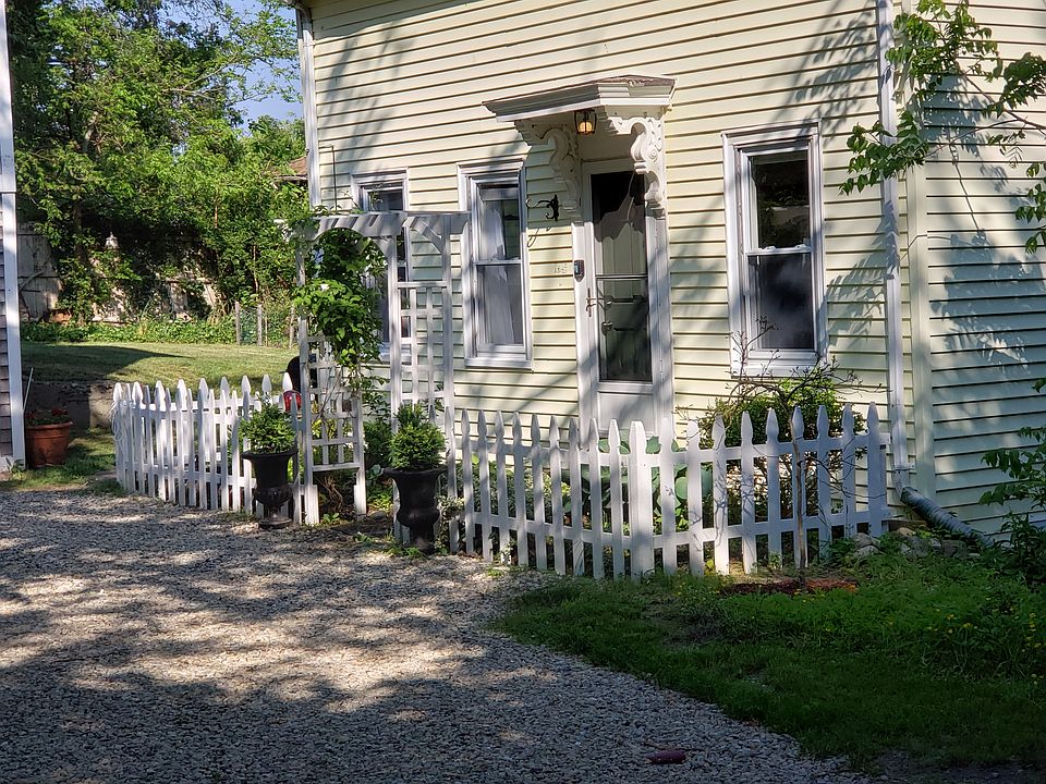 1st image of 27 Bay View Ave