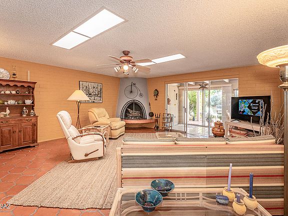 4th image of 601 W Camino Corto