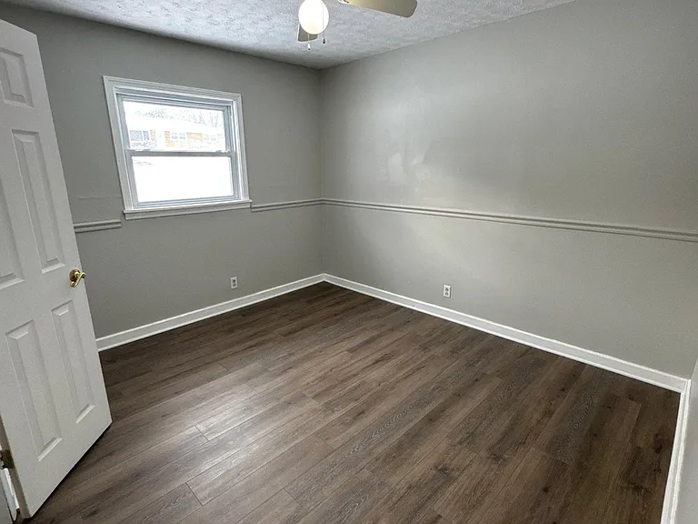 338 N Skyline Dr — Photo 15