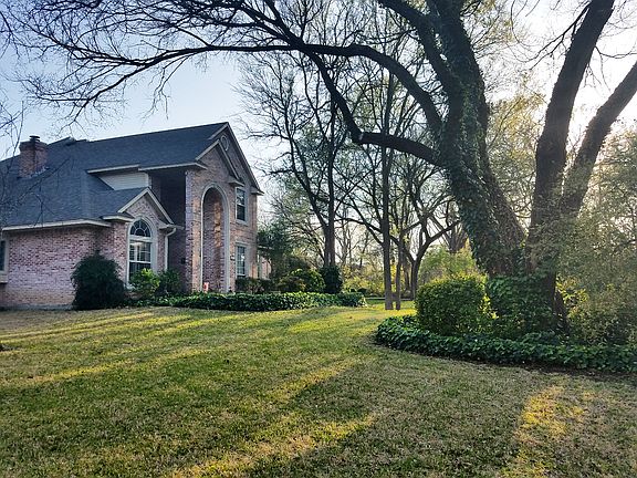2nd image of 1616 Clearwater Ct