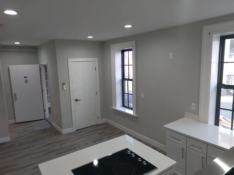 140 Hamilton St — Photo 9