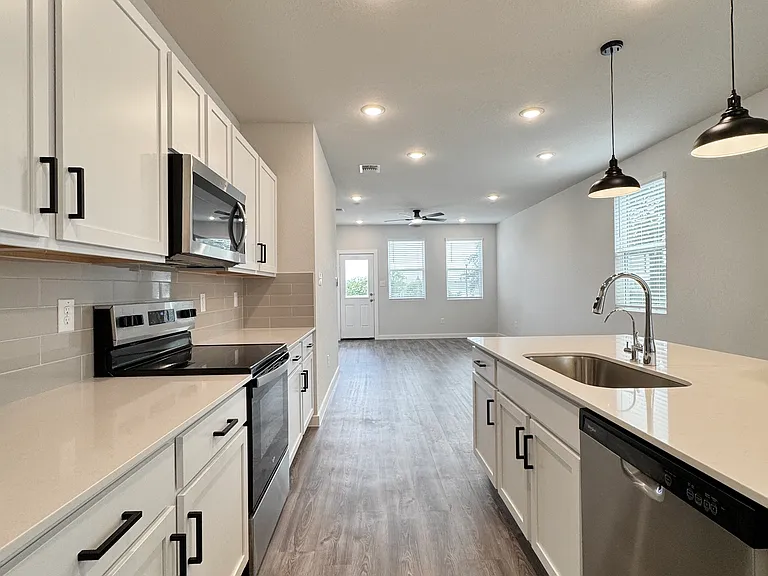 14702 Emerio Dr — Photo 5