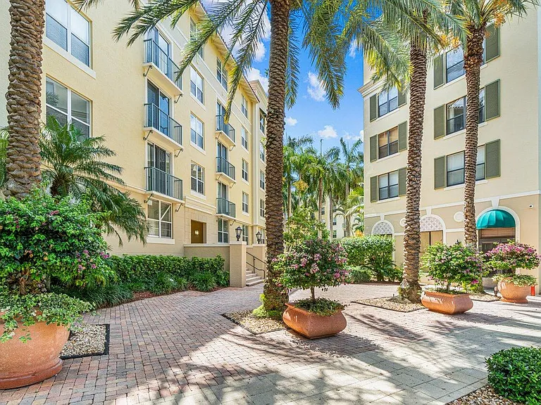 630 Sapodilla Ave #110 — Photo 33