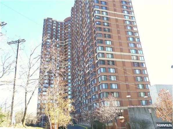100 Old Palisade Rd APT 3616, Fort Lee, NJ 07024