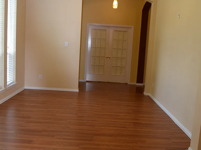 1688 Knoll Wood Ct — Photo 6