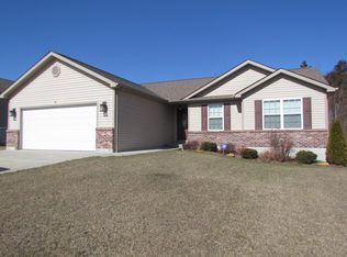 27 Bittersweet Dr, Troy, MO 63379