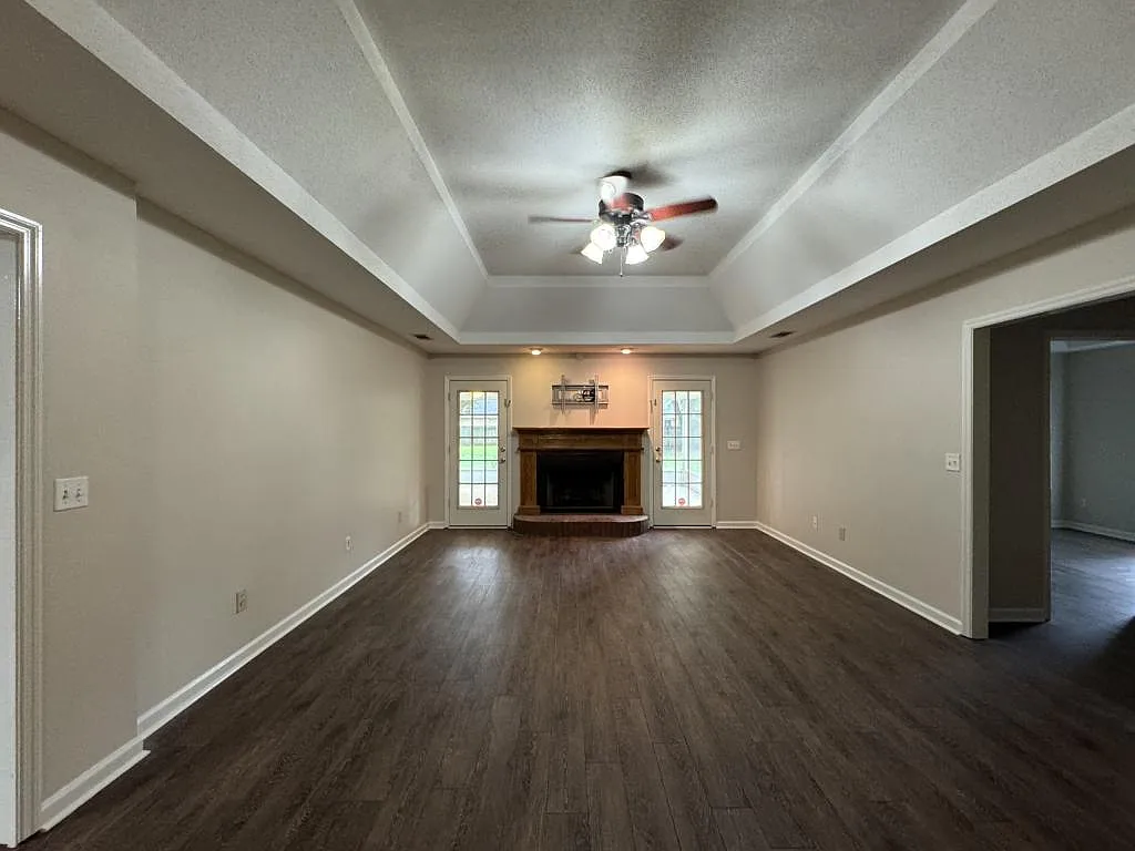 102 S Gala Ct — Photo 2