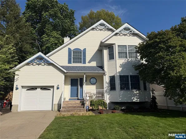 570 Oak Ave, Maywood, NJ 07607