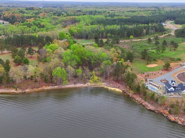 46 Woodlawn Dr, Clarksville, VA 23927