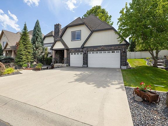 2nd image of 804 S Shelley Lake Ln
