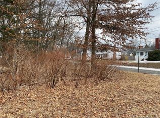 117 Middle Rd, Enfield, CT 06082