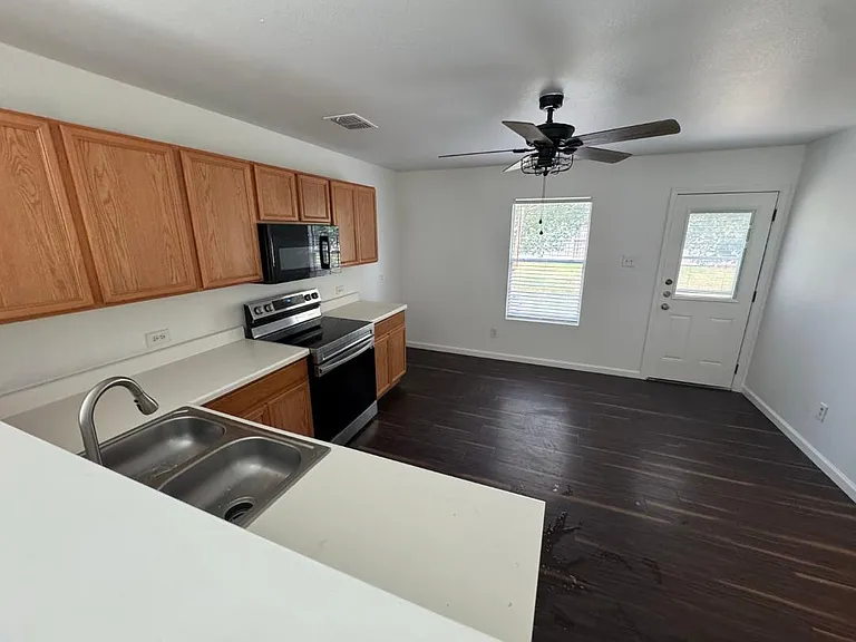 12924 Kingsgate Dr — Photo 4
