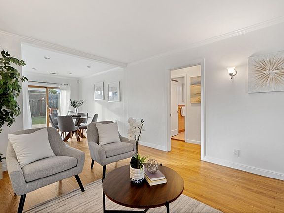 5th image of 821 Reid Ave