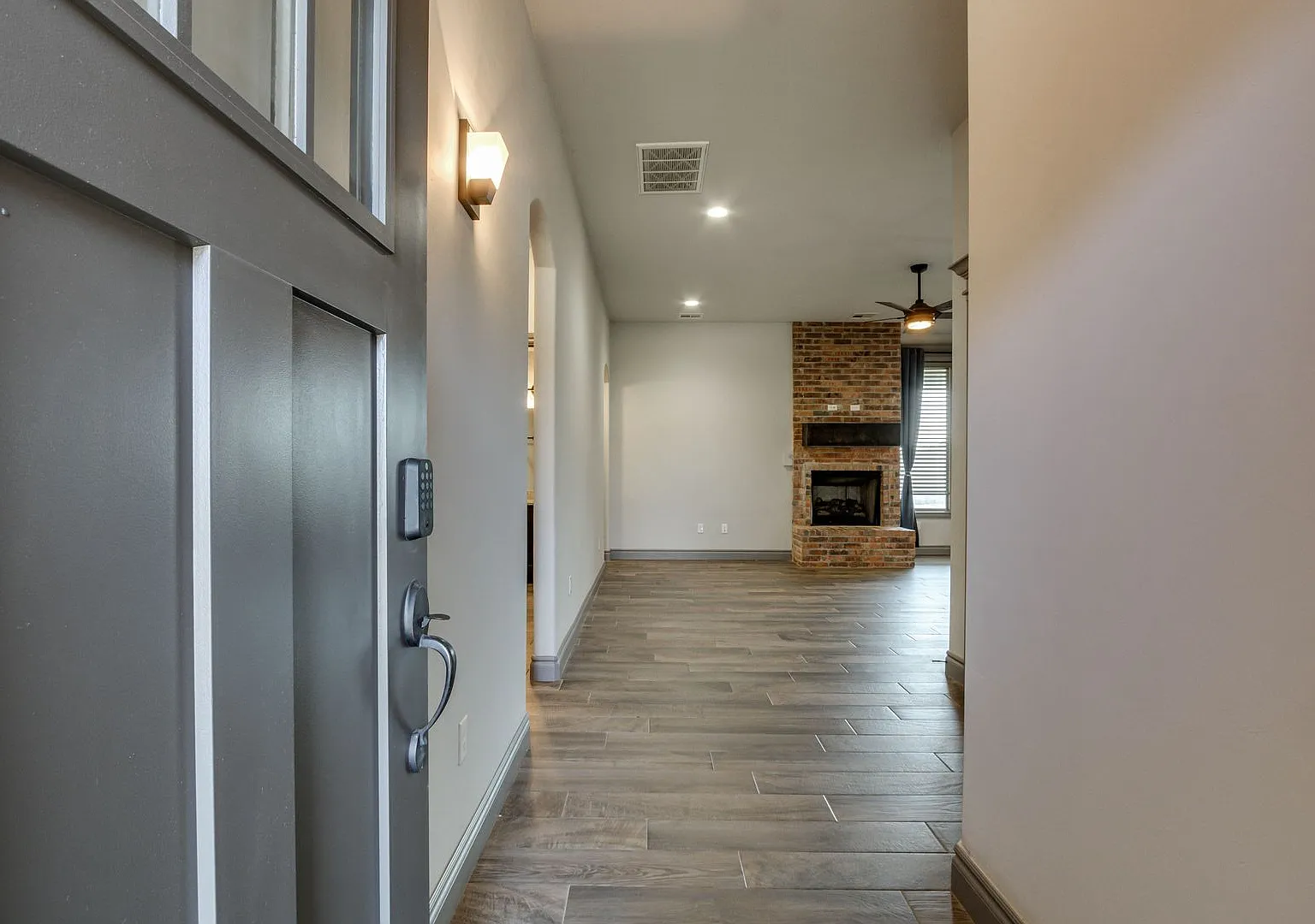 *Move In Special * 3 Bedroom 2 Bath 3 Car Garage - Edmond — Photo 4
