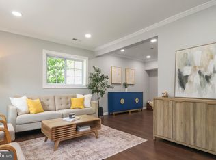 6621 Hallwood Ave, Falls Church, VA 22046