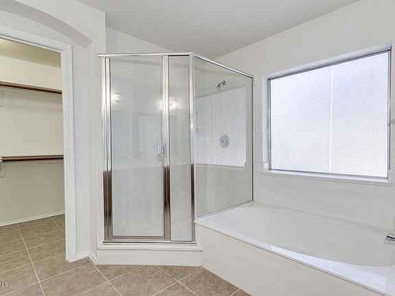 25-Grovers_Shower