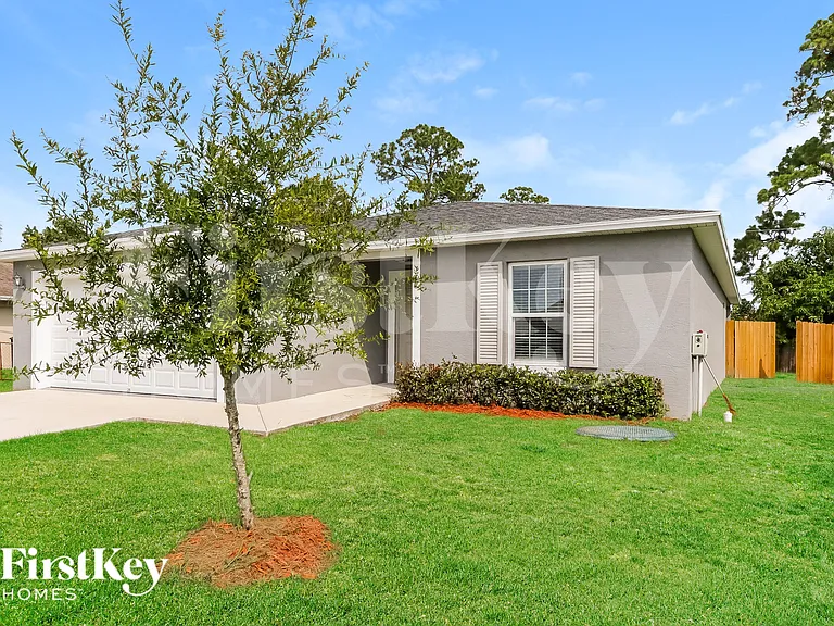2346 SW Abalon Cir — Photo 3