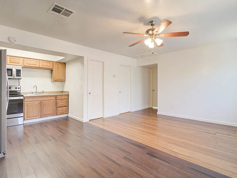 1501 E Roosevelt St #2 — Photo 9