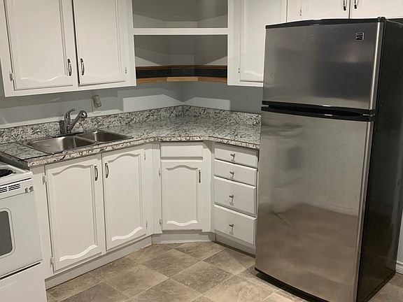 3rd image of 823 N Broad St