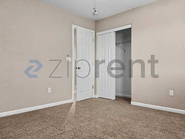 9749 Shanelyn Way — Photo 40