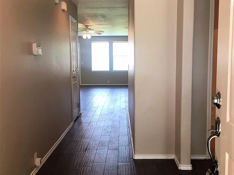 834 Honeysuckle Vine Dr — Photo 23